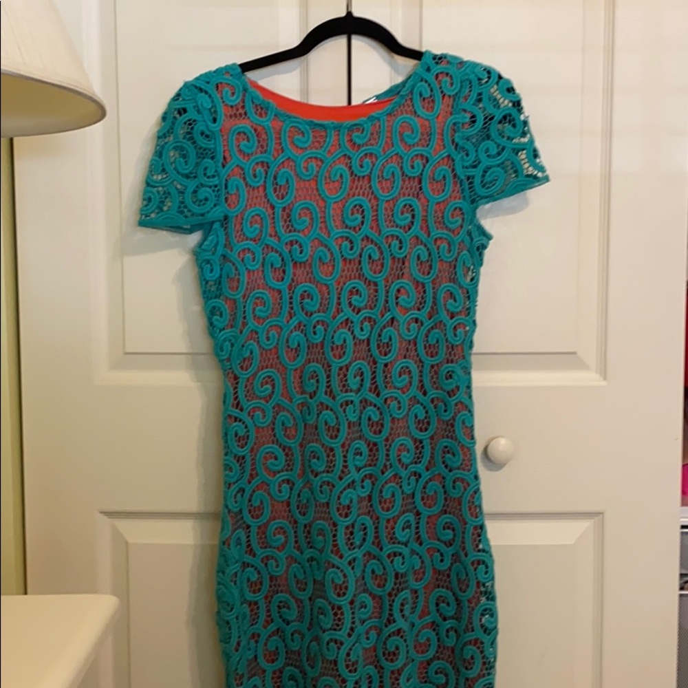 Elie Tahari layered dress - great fit